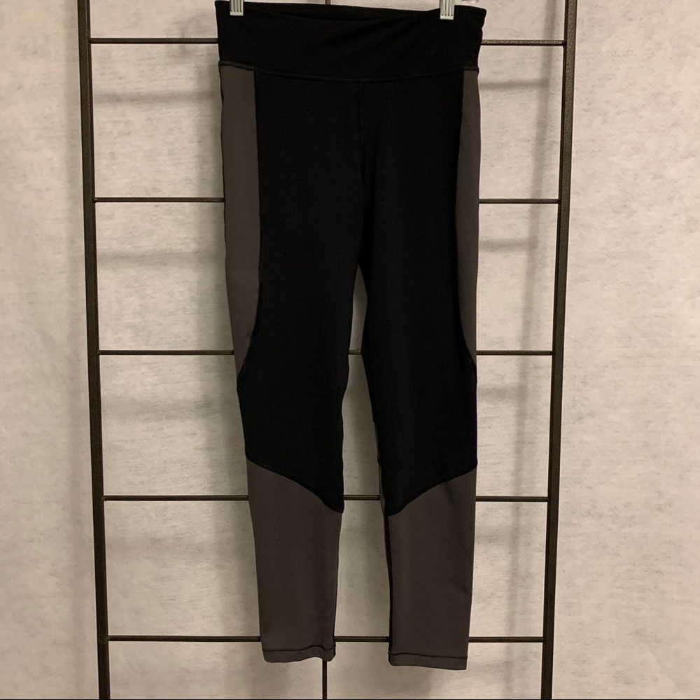 Aero Work Out Leggings. Size M‎